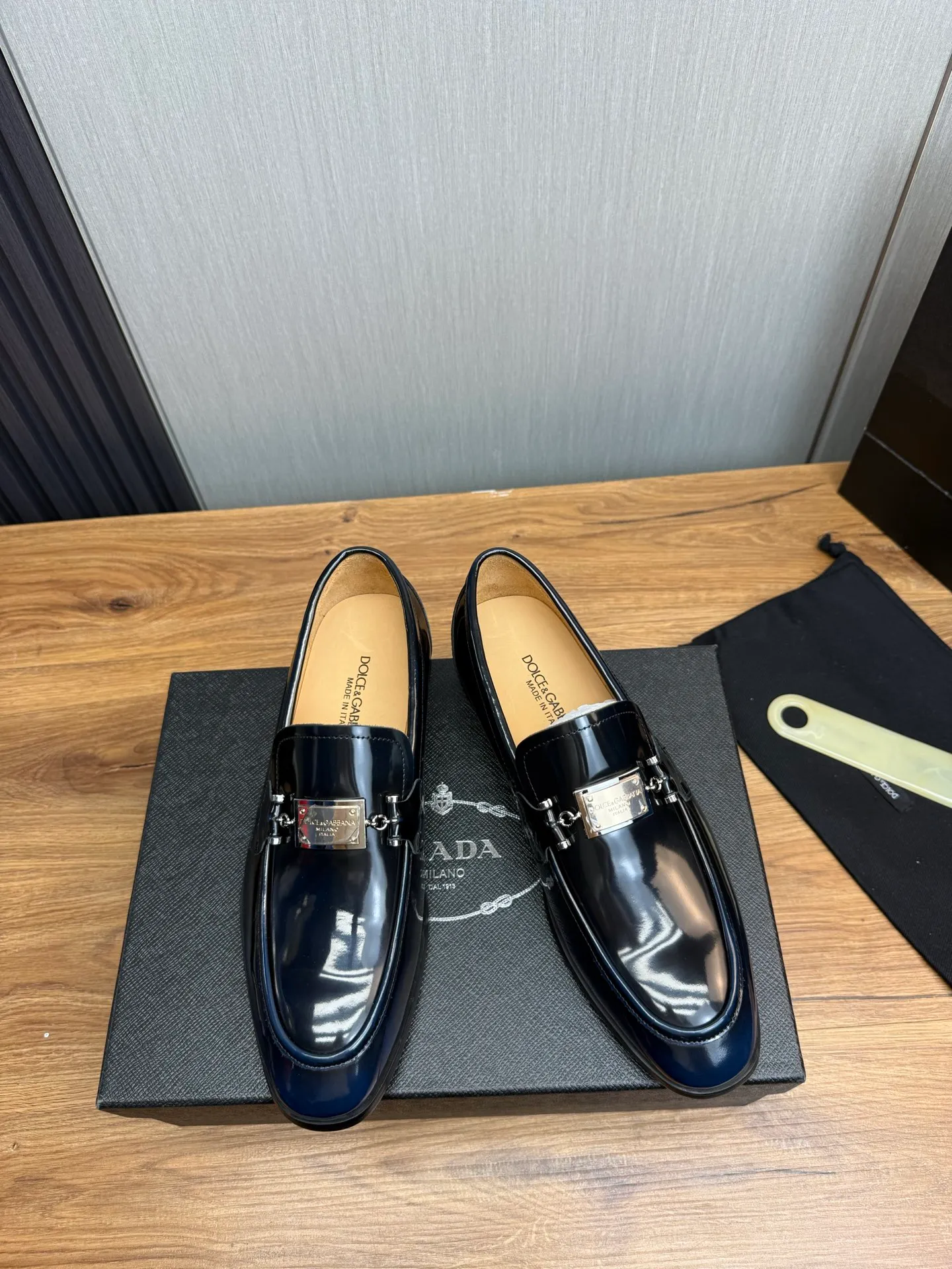 Factory price 520💰 Dolce&G .DG men's loafers👞 Classic and fashionable style, embellished with personalized DG logo. Imported cowhide, open-edge beaded cowhide, cowhide lining, original non-slip and wear-resistant outsole Size: 39-44 (customized at 38.45)